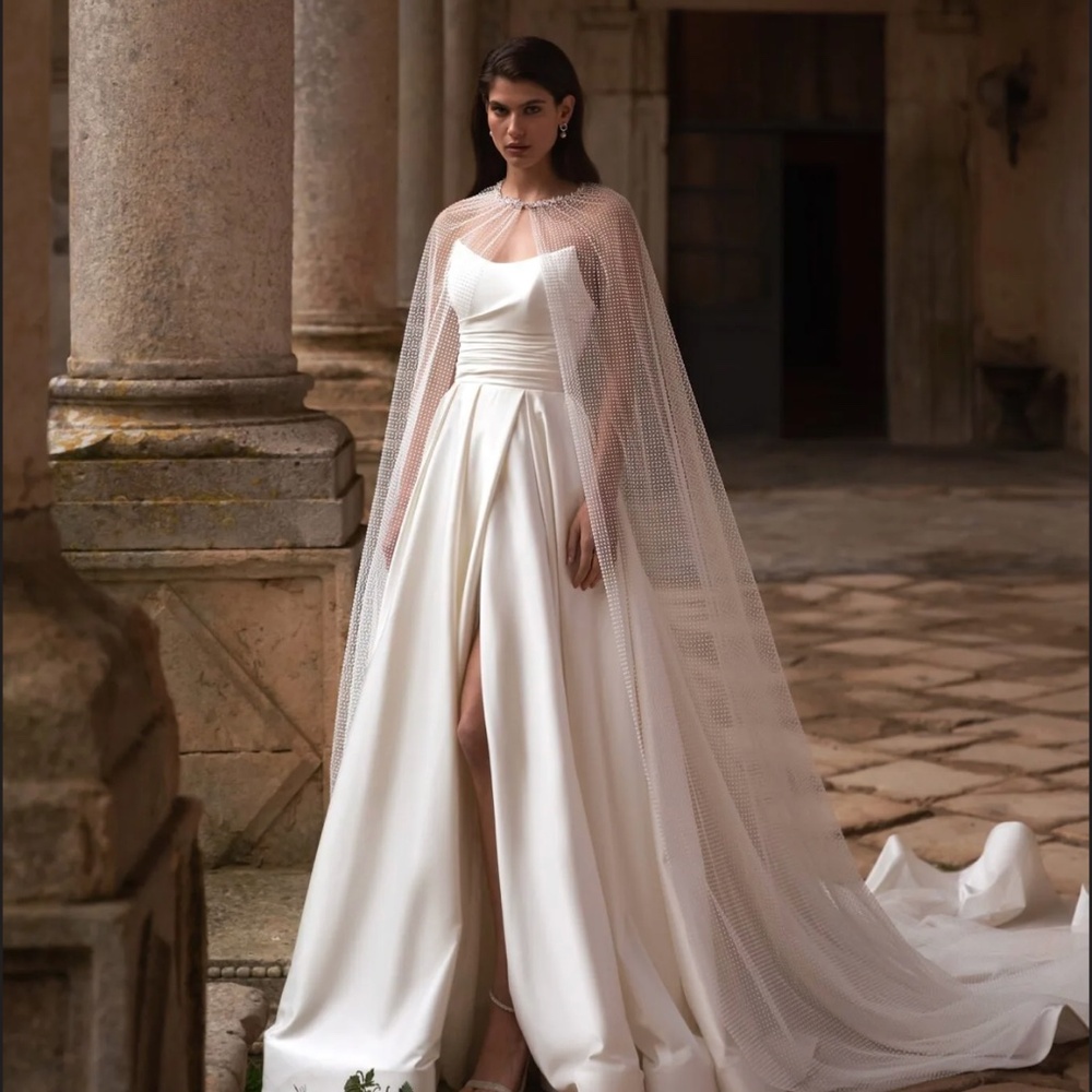 Eva Lendel Wedding Dress